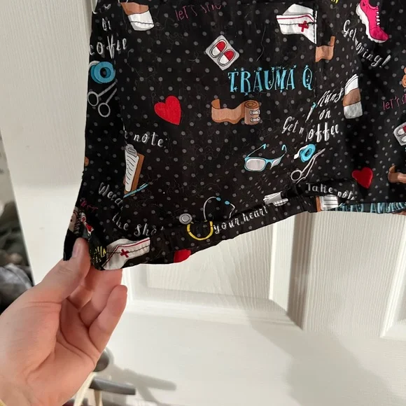 Scrub Top - Picture 2 of 3